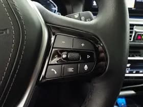 BMW 5 Serie Touring 530e Luxury thumbnail 24