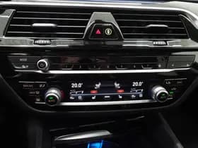 BMW 5 Serie Touring 530e Luxury thumbnail 32