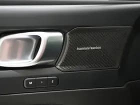 Volvo XC40 1.5 T5 Plug-in hybrid Ultimate Dark thumbnail 20