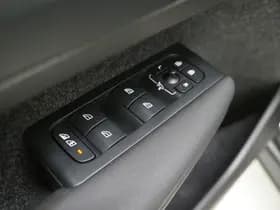 Volvo XC40 1.5 T5 Plug-in hybrid Ultimate Dark thumbnail 22