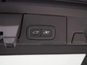 Volvo XC60 2.0 T6 Plug-in hybrid AWD Ultimate Dark Long Range thumbnail 42