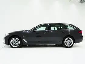 BMW 5 Serie Touring 530e xDrive thumbnail 2