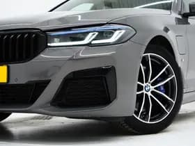 BMW 5 Serie Touring 530e M Sport Shadow thumbnail 6