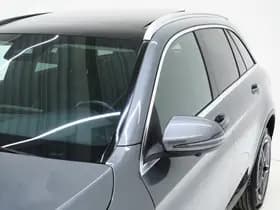 Mercedes-Benz GLC 300e 4MATIC AMG thumbnail 15