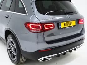 Mercedes-Benz GLC 300e 4MATIC AMG thumbnail 16
