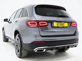 Mercedes-Benz GLC 300e 4MATIC AMG thumbnail 3