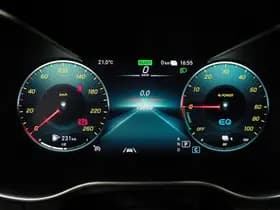 Mercedes-Benz GLC 300e 4MATIC AMG thumbnail 28