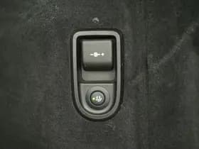 BMW 5 Serie Touring 530e xDrive thumbnail 45