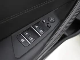 BMW 5 Serie Touring 530e xDrive thumbnail 18