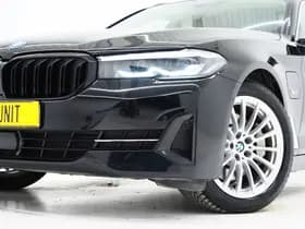 BMW 5 Serie Touring 530e xDrive thumbnail 4