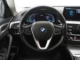BMW 5 Serie Touring 530e xDrive thumbnail 35