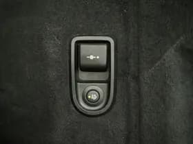 BMW 5 Serie Touring 530e xDrive thumbnail 39