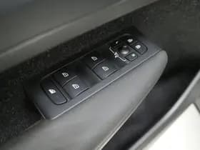 Volvo XC40 1.5 T5 Recharge R-Design thumbnail 19