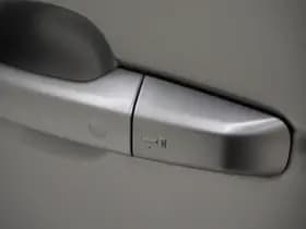 Land Rover Range Rover Sport 2.0 P400e HSE Dynamic SVO Satin thumbnail 15