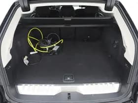 BMW 5 Serie Touring 530e xDrive thumbnail 37