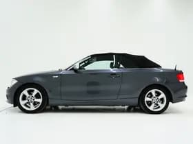 BMW 1-SERIE CABRIOLET 118i Exclusive Edition thumbnail 4