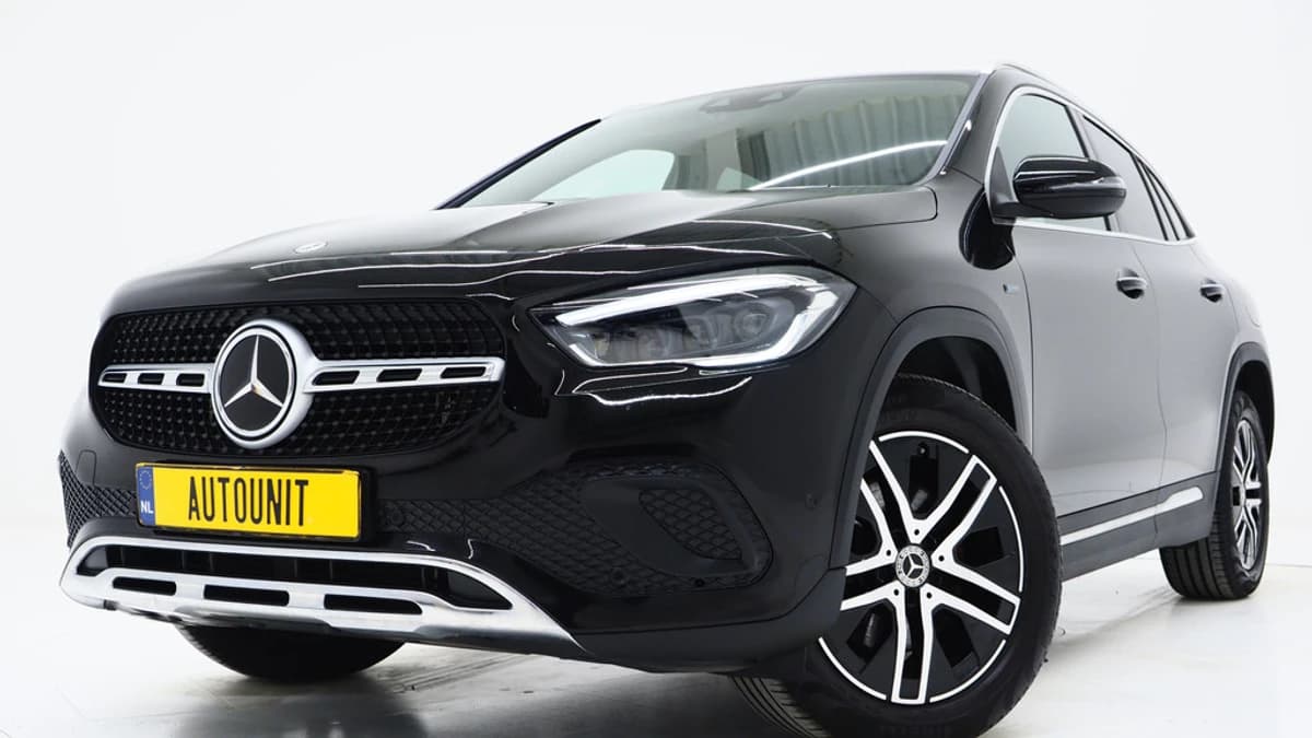 Mercedes-Benz GLA 250 e — foto 1