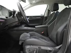 Volkswagen Passat thumbnail 16