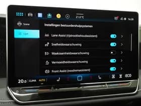 Volkswagen Passat thumbnail 33