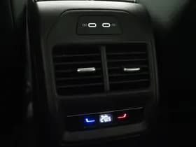 Volkswagen Passat thumbnail 38