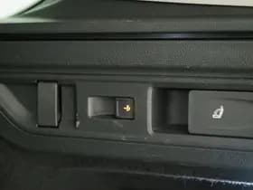 Volkswagen Passat thumbnail 42