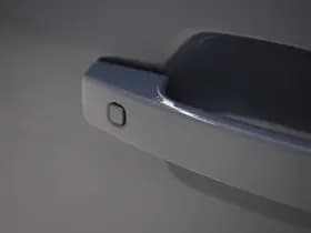 Land Rover Defender thumbnail 15