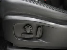 Land Rover Defender thumbnail 22