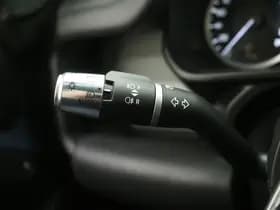 Land Rover Defender thumbnail 23