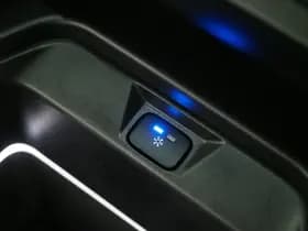 Land Rover Defender thumbnail 38