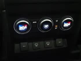 Land Rover Defender thumbnail 41