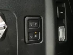 Land Rover Defender thumbnail 46