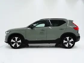 Volvo XC40 thumbnail 2