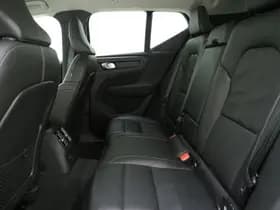 Volvo XC40 thumbnail 40