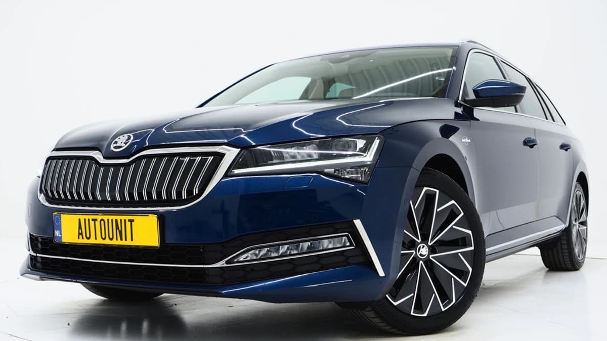 Škoda Superb — foto 1