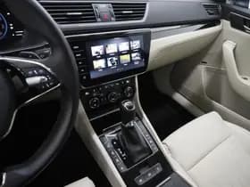 Škoda Superb thumbnail 38