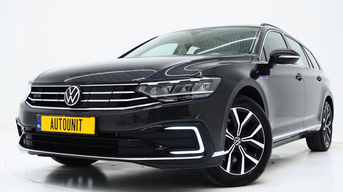 Volkswagen Passat — foto 1