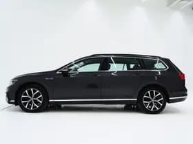 Volkswagen Passat thumbnail 2