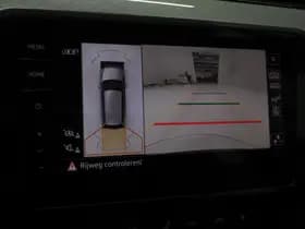 Volkswagen Passat thumbnail 32