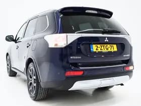 Mitsubishi Outlander thumbnail 3