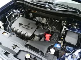 Mitsubishi Outlander thumbnail 7