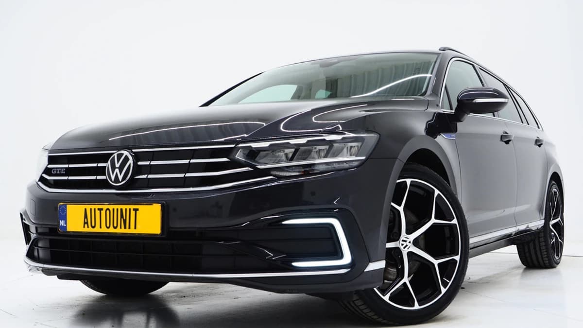 Volkswagen Passat — foto 1