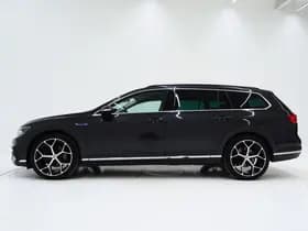 Volkswagen Passat thumbnail 2