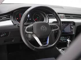 Volkswagen Passat thumbnail 16