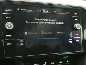 Volkswagen Passat thumbnail 26