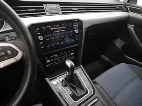 Volkswagen Passat thumbnail 33