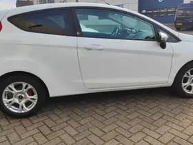 Ford Fiesta thumbnail 5