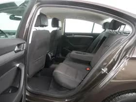 Volkswagen Passat thumbnail 11