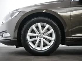 Volkswagen Passat thumbnail 17