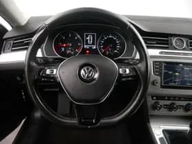 Volkswagen Passat thumbnail 18