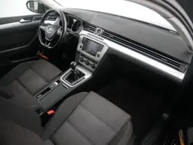 Volkswagen Passat thumbnail 9